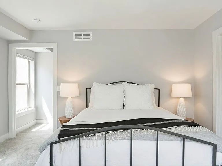 2nd Upstairs Bedroom Queen Bed Option