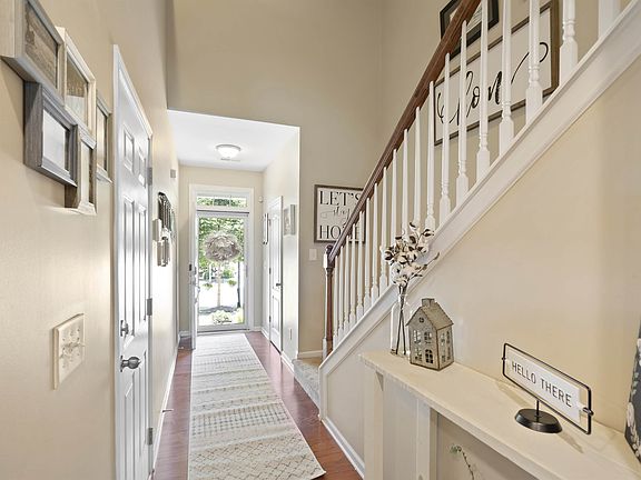 2nd image of 7034 Woodsbay Ln