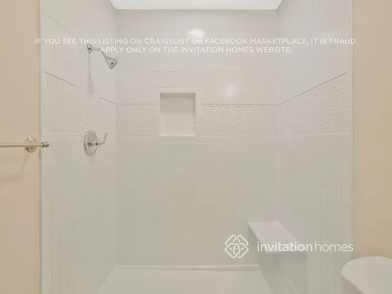1554 N Columbia Pl — Photo 21