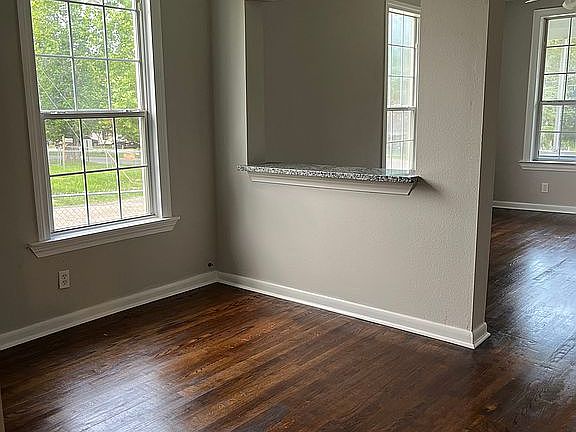 3rd image of 801 Avenue B