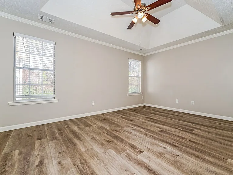 654 Highpoint Way — Photo 9