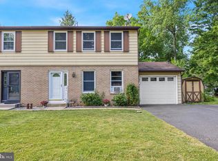 18 Parkview Dr, Quakertown, PA 18951