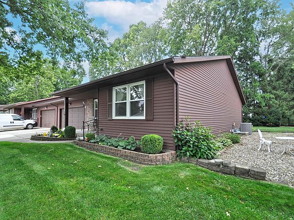 3rd image of 1815 E Farnsworth Dr