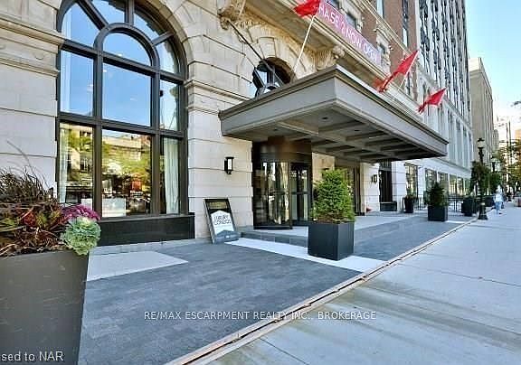 3rd image of 112 King St E #Lph5