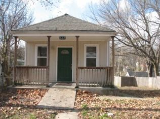 622 W 7th St, Leavenworth, KS 66048
