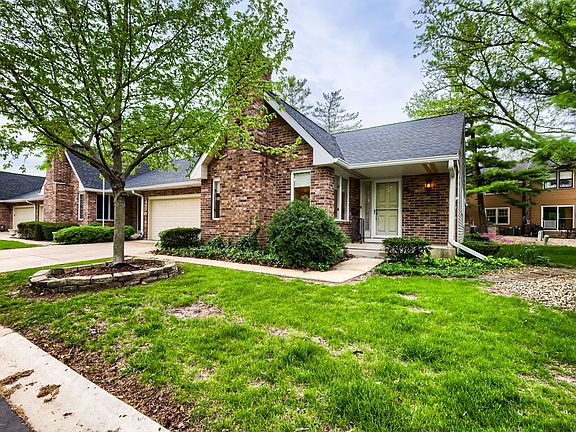 2nd image of 202 Stone Manor Cir