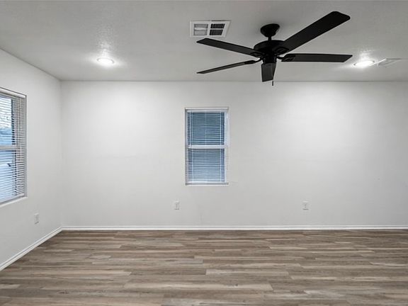4th image of 3110 Park St