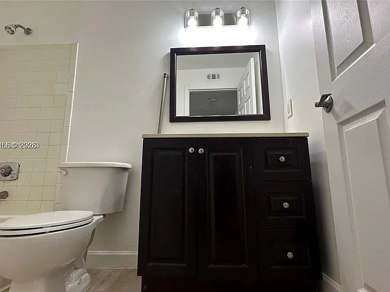 1243 SW 46th Ave #1111 — Photo 20