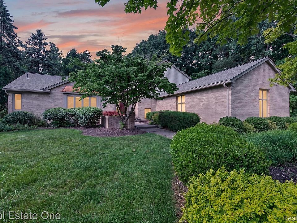 1st image of 3400 Wedgewood Dr