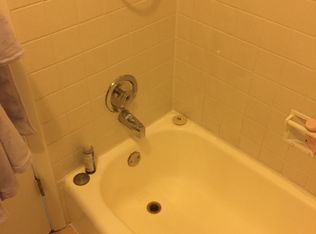 913 Waukegan Rd UNIT A, Deerfield, IL 60015