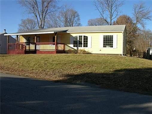 Very attractive home for the $80's.