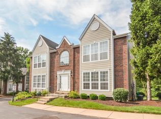 1112 Highland Oaks Ct UNIT B, Ballwin, MO 63021