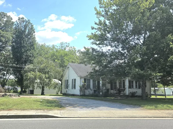 712 S Mountain St, Smithville, TN 37166