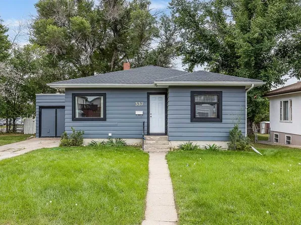 337 N 4th St SW, Medicine Hat, AB T1A 4E7
