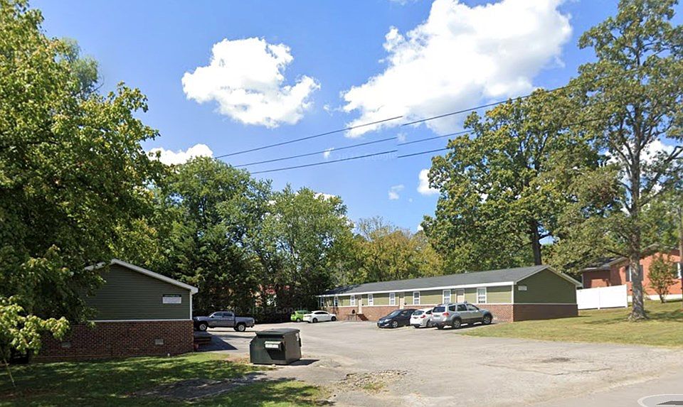 2nd image of 220/222 N Maple Trce