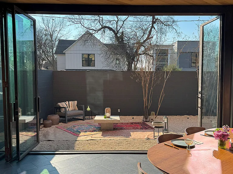 2302 E 11th St — Photo 13