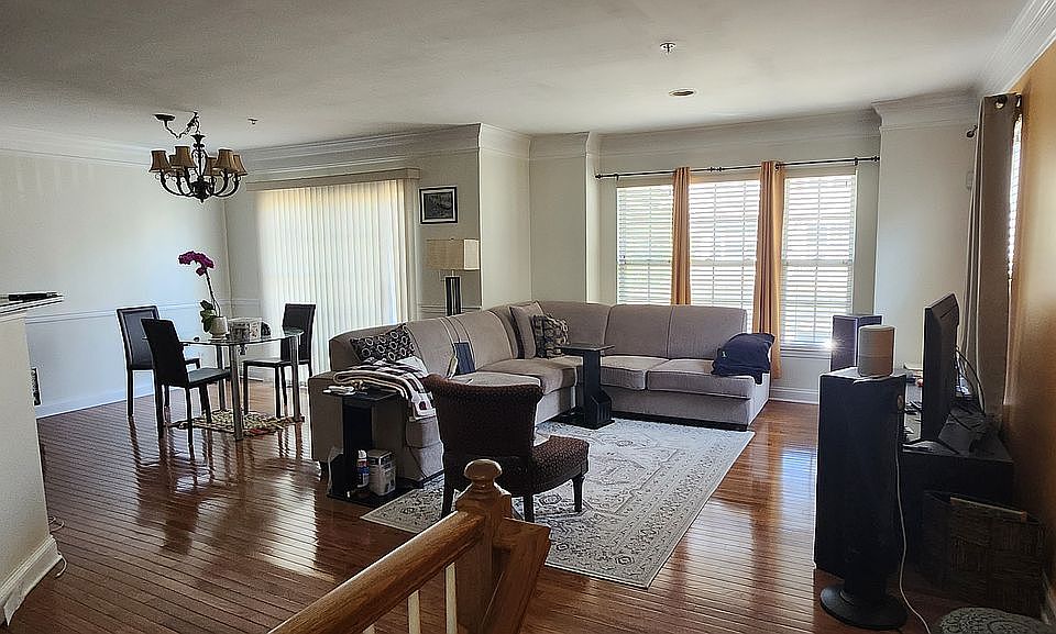 1st image of 203 Blue Heron Dr #203