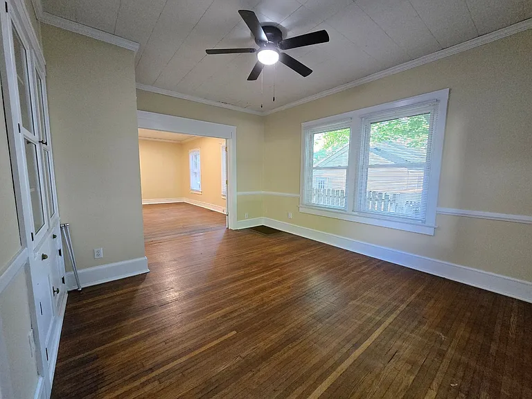 610 N McLean St — Photo 7
