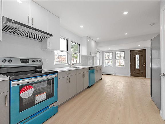 5th image of 153 Prentiss Ave