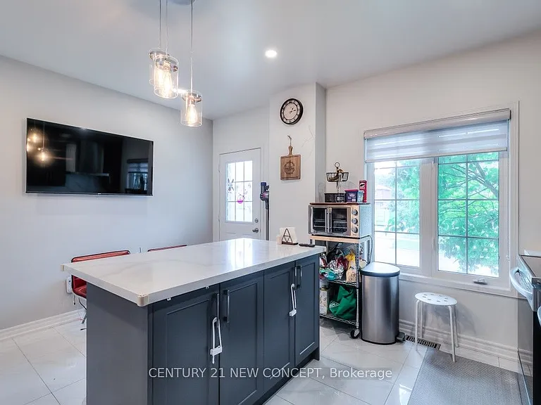 735 Sheppard Ave #33 — Photo 9