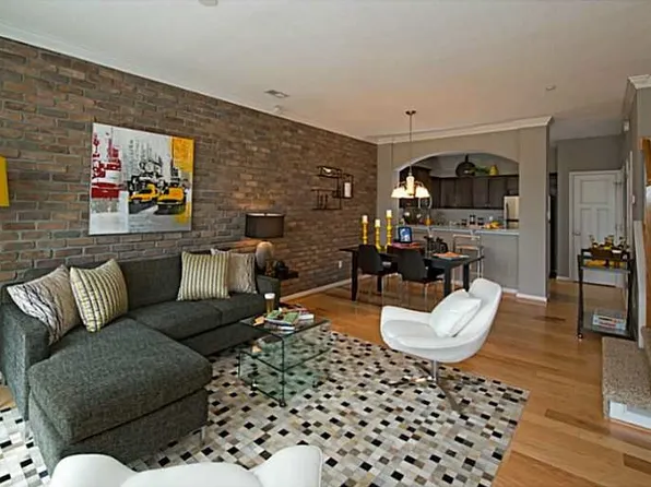 8130 Captains Way, Norfolk, VA 23518