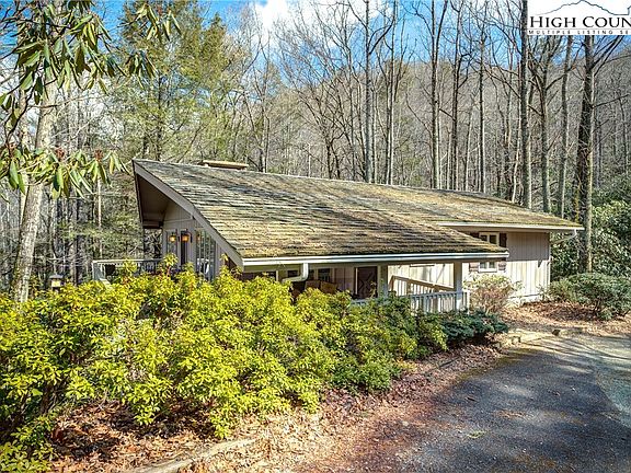 4th image of 209 Birch