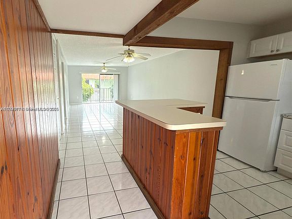 4th image of 805 W Oakland Park Blvd APT D19