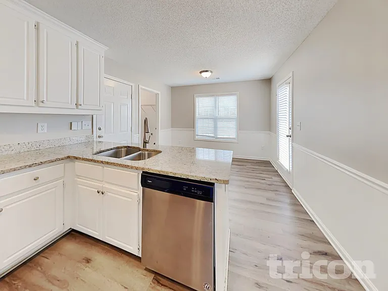 1239 Eagles Pass — Photo 6
