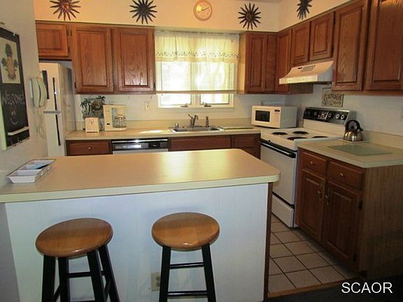5th image of 3304 Round Robin Way #3304