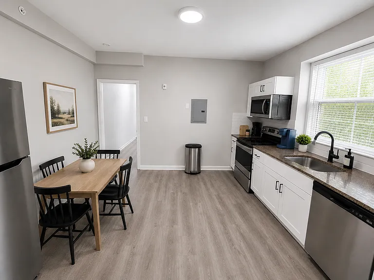 706 E Chelten Ave — Photo 5