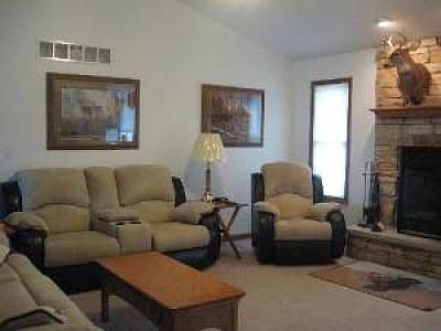 3rd image of 1585 Mid Court Dr