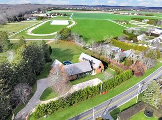 512 Head Of Pond Rd, Water Mill, NY 11976