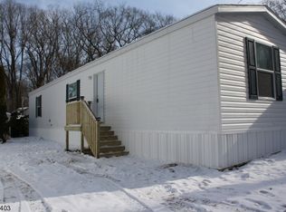 12 Hillside Vlg, Oxford, NJ 07863