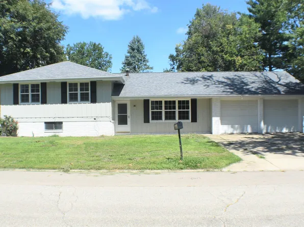 107 Poplar St, Canton, IL 61520