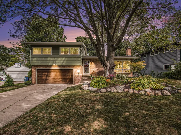 2531 Boston St SE, East Grand Rapids, MI 49506