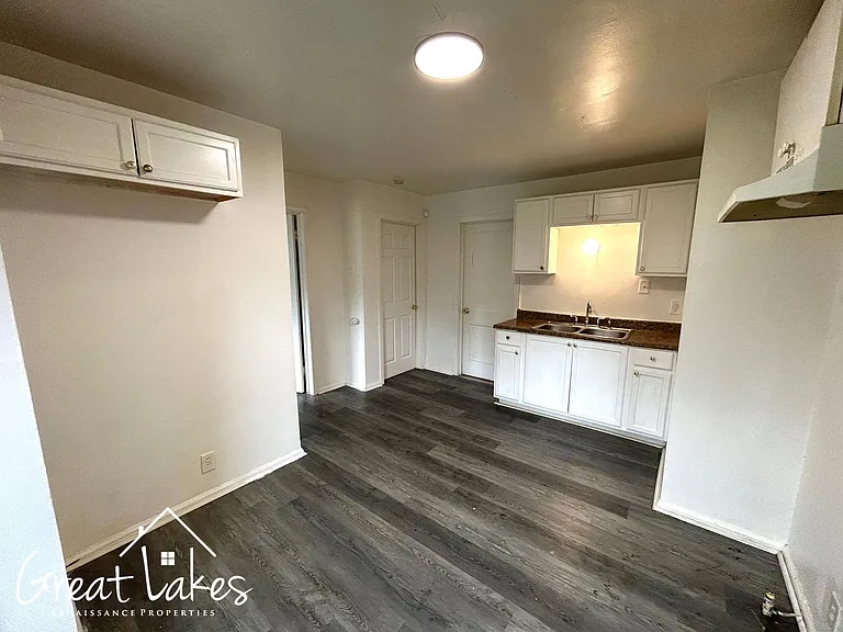 7842 Artesian St — Photo 9