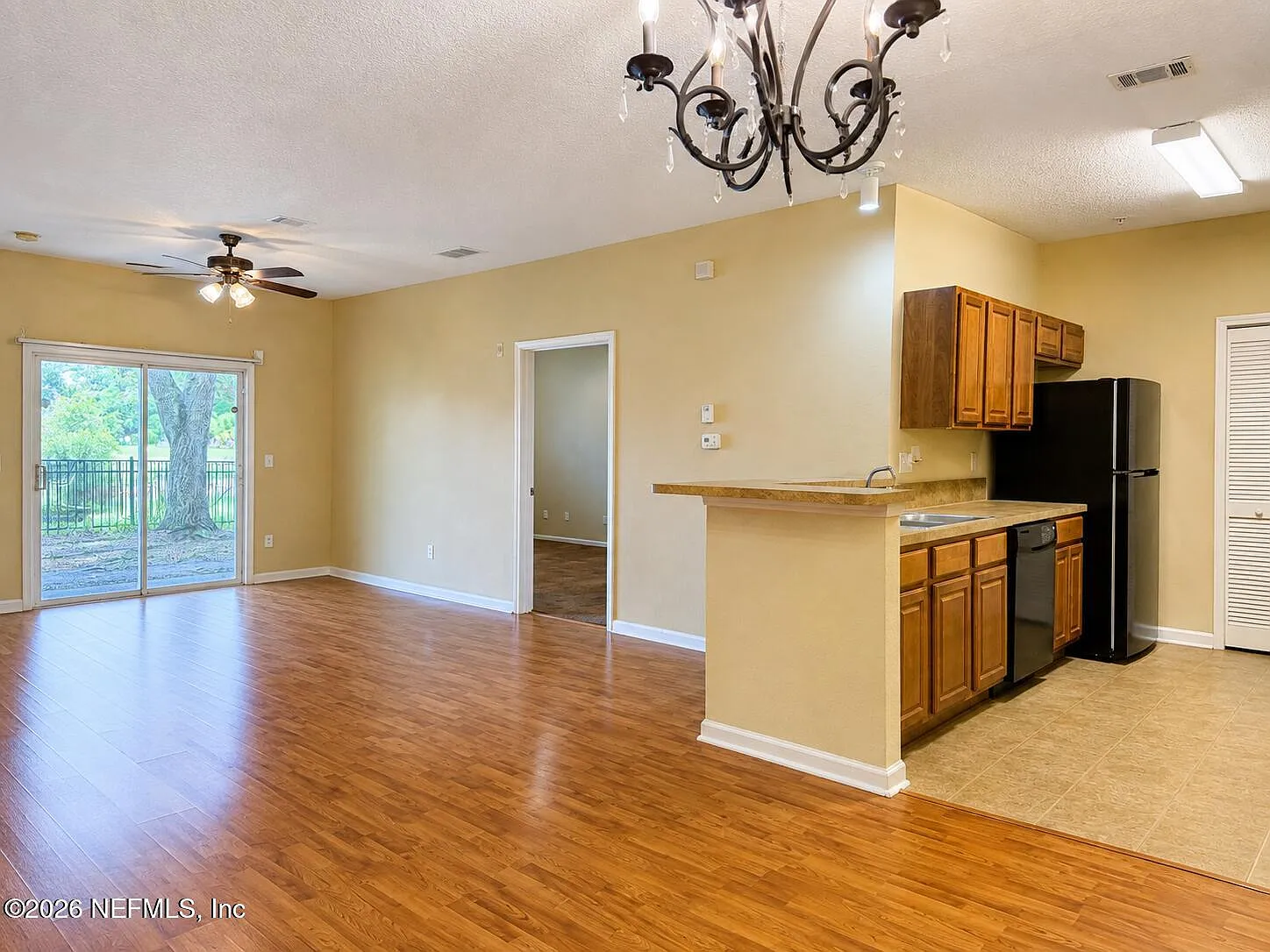 2 bed, 2.0 bath, 1118 sqft, $1,195 — Photo 4