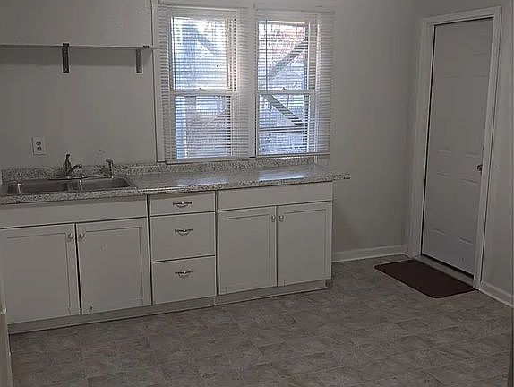 4th image of 2333 Benjamin St