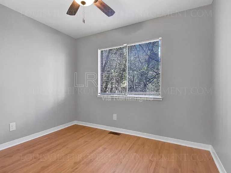 2421 Lindsay Ave #1 — Photo 9