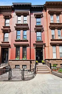 Sold by Betancourt & Associates Realty LLC | media 29