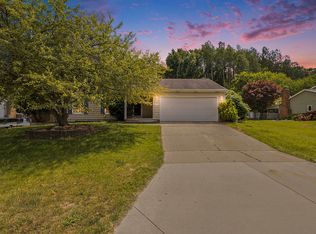 6910 Adaridge Dr SE, Ada, MI 49301