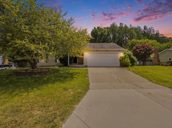 6910 Adaridge Dr SE, Ada, MI 49301