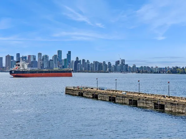 185 Victory Ship Way #303, North Vancouver, BC V7L 0B1
