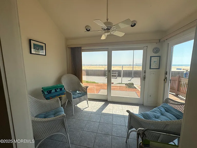 115 Boardwalk — Photo 19