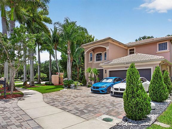 2nd image of 4907 Cypress Way