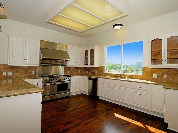 See A Virtual Your Of This Home @ GregCoxHomes.Com