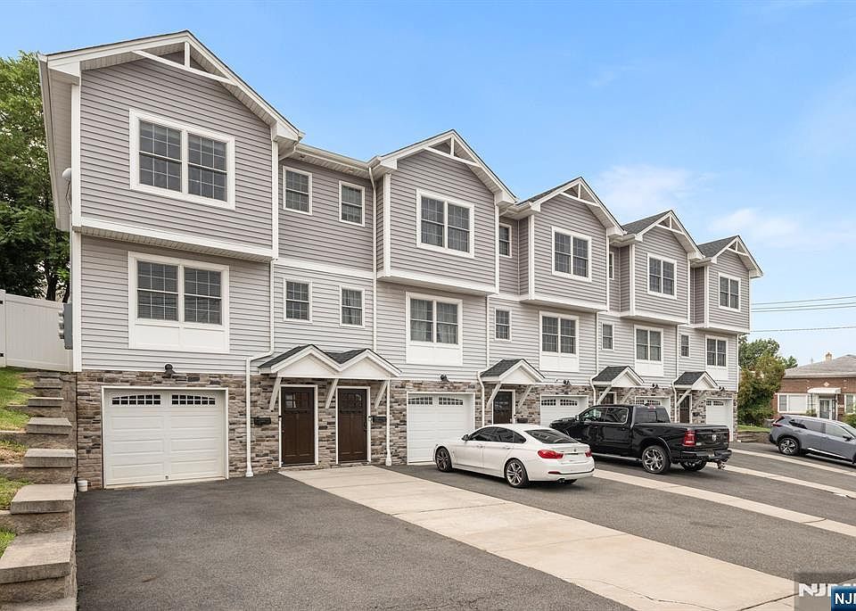 1st image of 472 Macarthur Avenue #5