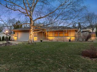 11915 W Plainfield Ave, Greenfield, WI 53228