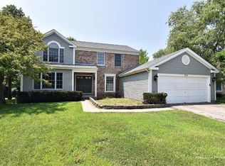 210 Magnolia Dr, North Aurora, IL 60542