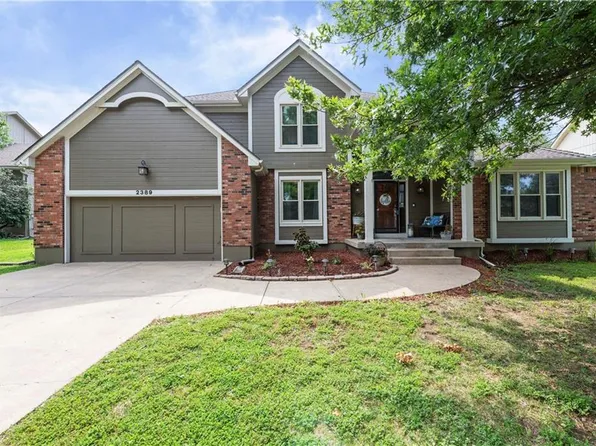 2389 NW Summerfield Dr, Lees Summit, MO 64081
